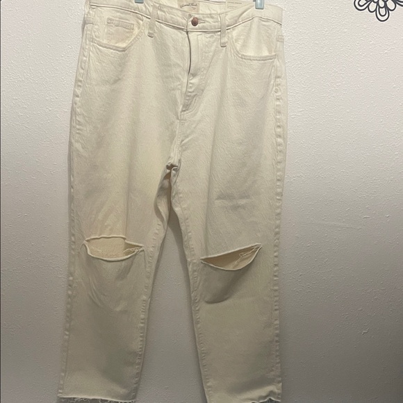 Universal Thread Denim - Universal Thread Women's Cream Straight Leg Jeans